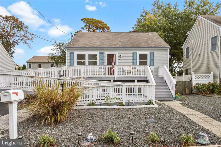 19 HARBOR VIEW LN, Toms River, NJ 08753