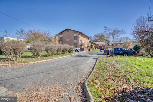 17 WATER ST #2, Gaithersburg, MD 20877