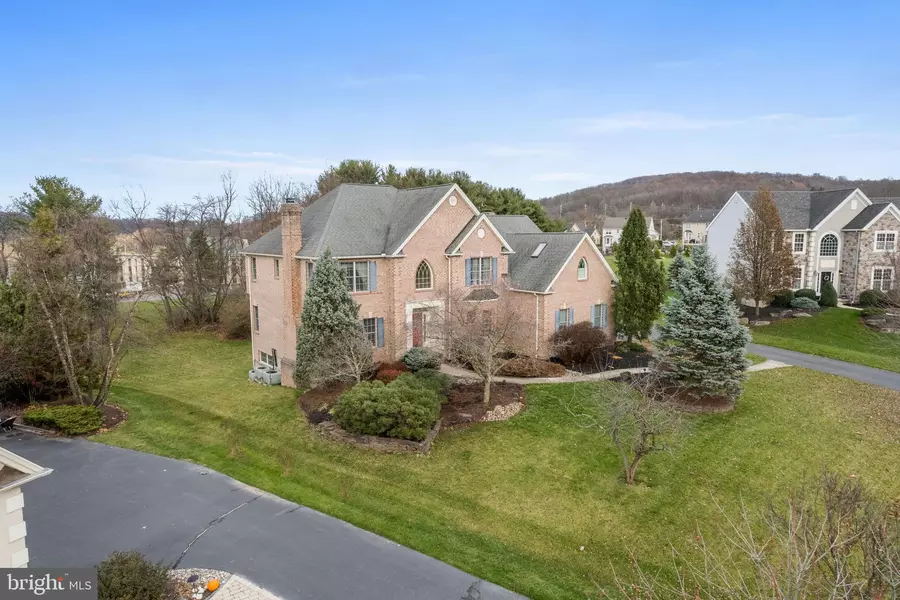 2951 KRISTIN CT, Center Valley, PA 18034