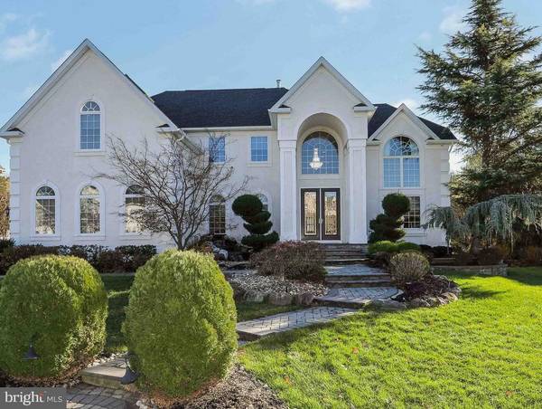 18 MANOR HOUSE CT, Cherry Hill, NJ 08003