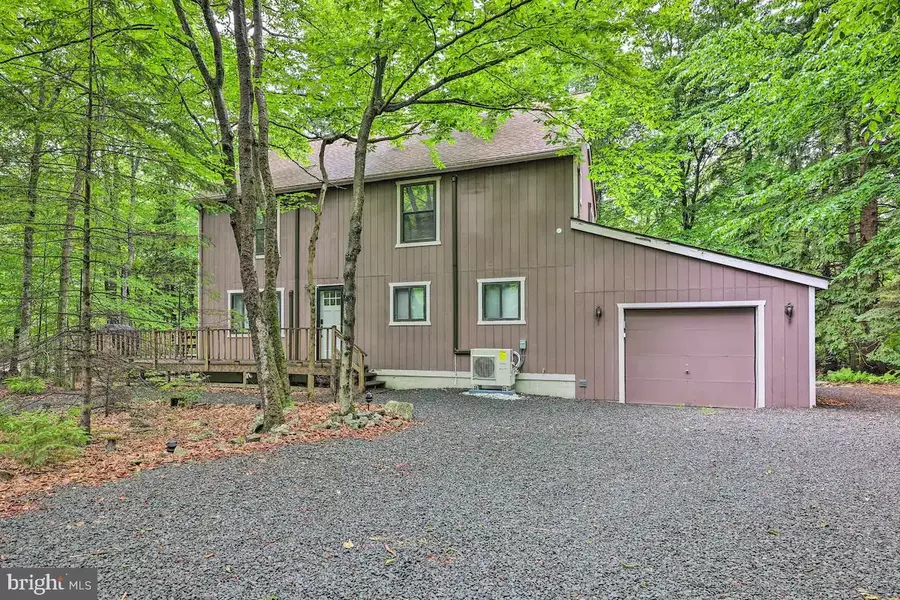 107 WASHO PATH, Pocono Lake, PA 18347