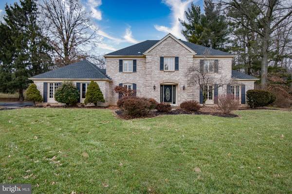 2561 DOGWOOD CIR, Emmaus, PA 18049