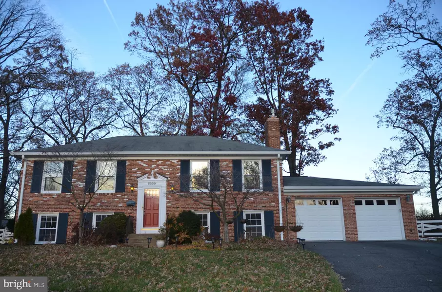 5000 NINIAN CT, Alexandria, VA 22310