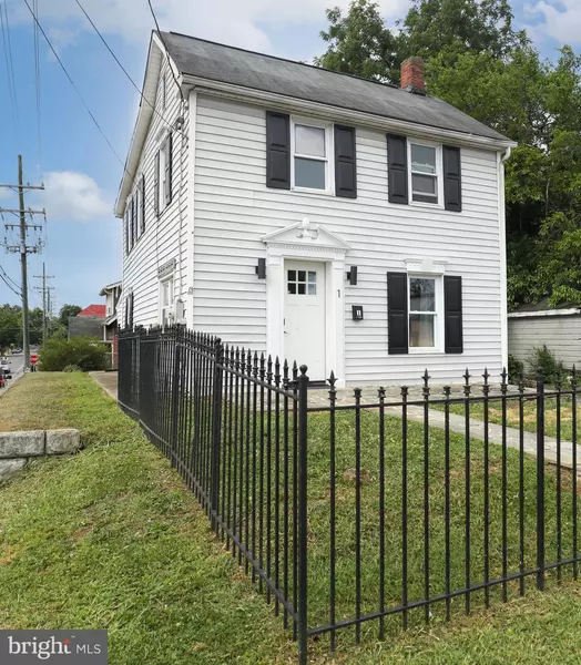 1 W HART ST, Winchester, VA 22601