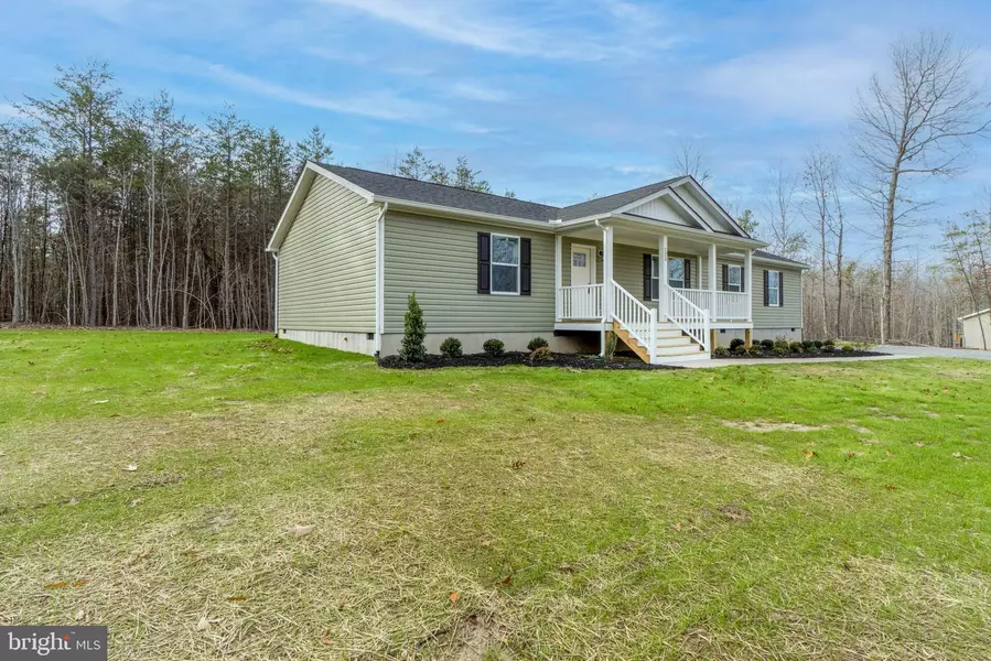 125 HOTCHKISS DR, Mineral, VA 23117