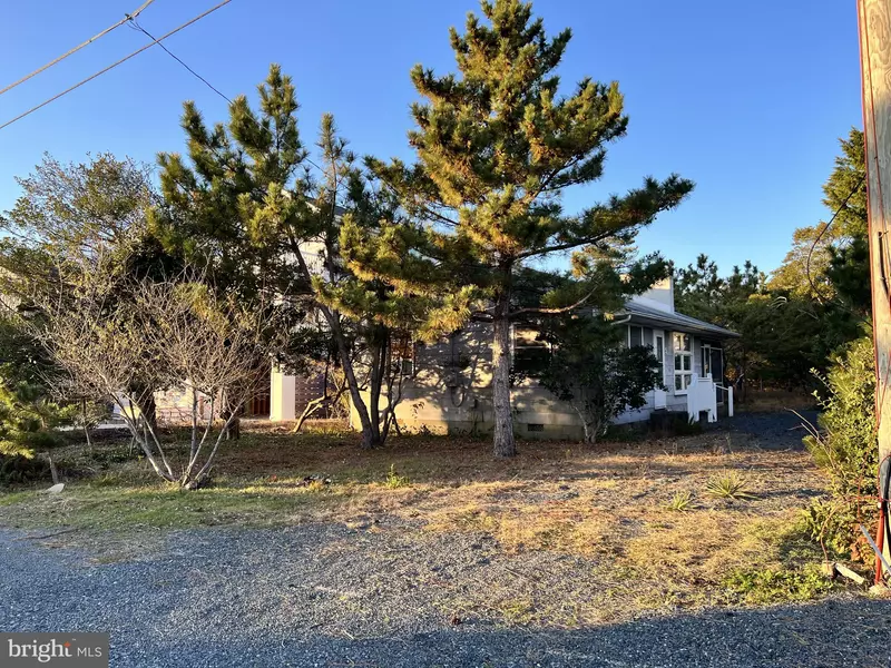 5 E ESSEX ST, Fenwick Island, DE 19944