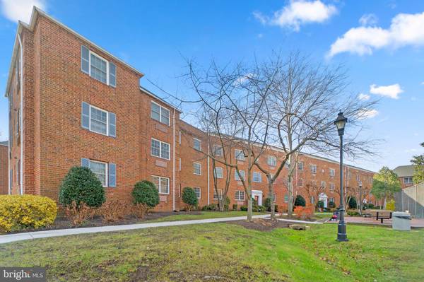 1622 W ABINGDON DR #101, Alexandria, VA 22314