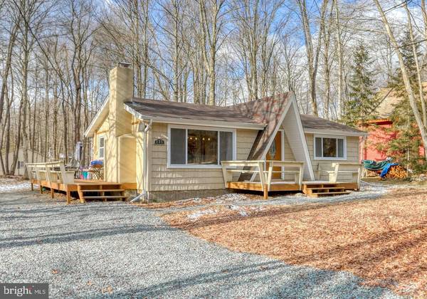 225 TEPEE DR, Pocono Lake, PA 18347