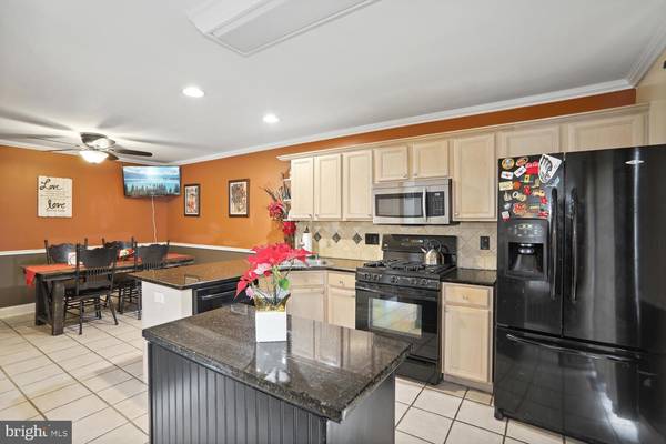 Sewell, NJ 08080,42 MEADOW CT