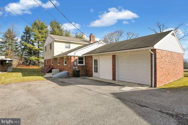 Shoemakersville, PA 19555,28 MOSER LN