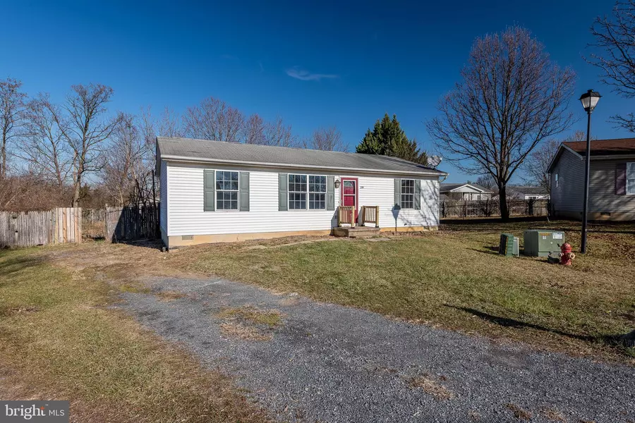 255 MIDNOON DR, Martinsburg, WV 25404