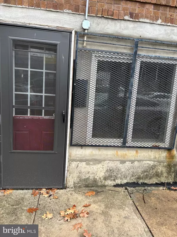 Philadelphia, PA 19139,5748 CHESTNUT ST #1R