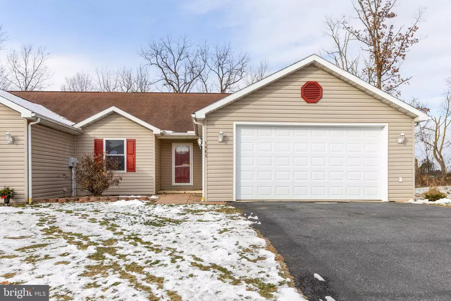 1065 KUNKLE DRIVE, Chambersburg, PA 17202