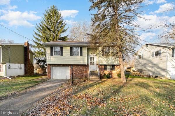 27 SHERMAN, Hanover, PA 17331