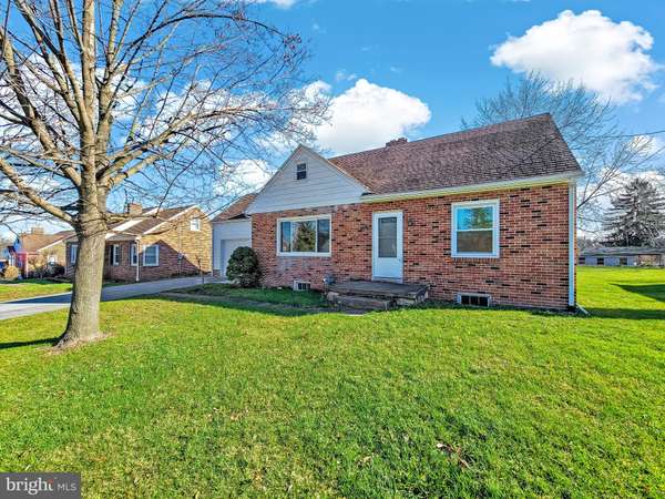 2246 MANOR RD, York, PA 17408