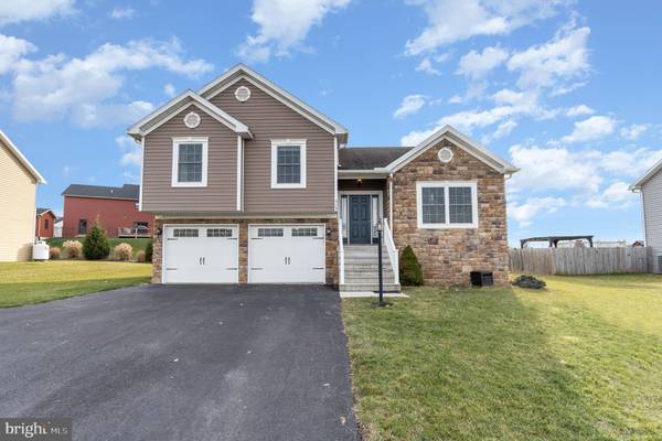 709 SOUTHWOOD DR, Shippensburg, PA 17257