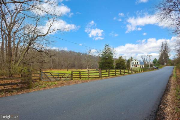 Middleburg, VA 20117,38311 LIME KILN RD