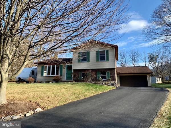 120 MEMORIAL PL, Boalsburg, PA 16827