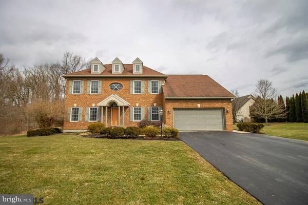 1355 N FOXPOINTE DR, State College, PA 16803