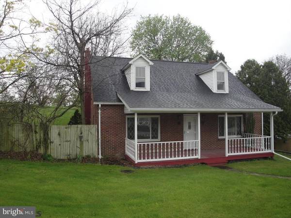 301 E AARON SQ, Aaronsburg, PA 16820