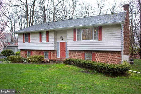 604 DEVONSHIRE DR, State College, PA 16803