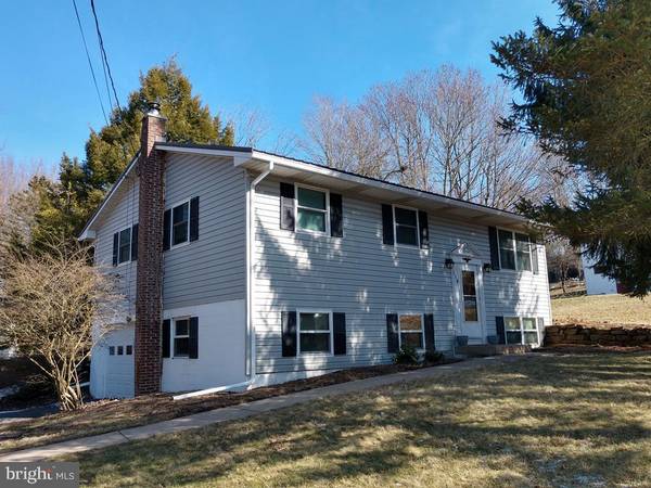 114 FAIRBROOK DR, Pennsylvania Furnace, PA 16865