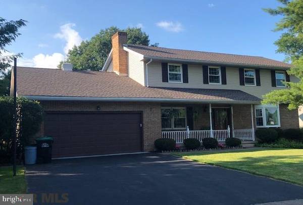 1072 SAXTON DR, State College, PA 16801