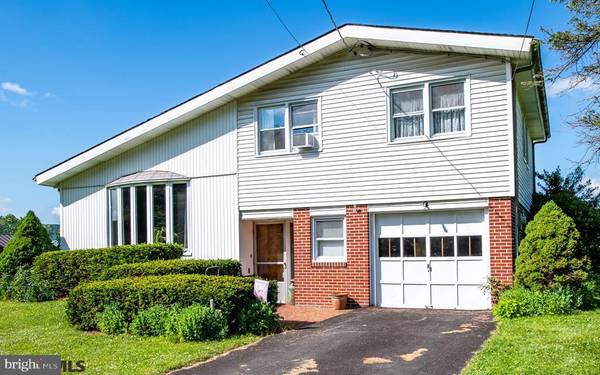 77 WATER ST, Loganton, PA 17747