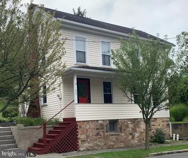 206 HICKORY ST, Hollidaysburg, PA 16648