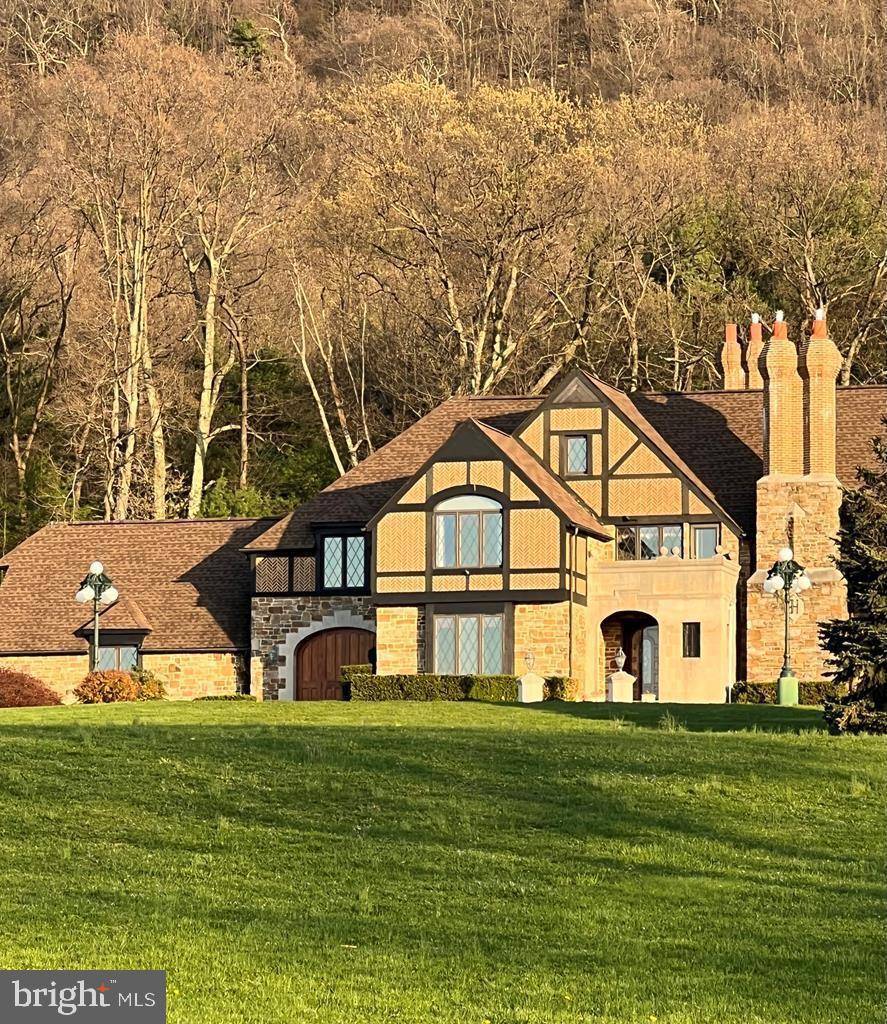 294 MISTY HILL DR, State College, PA 16801