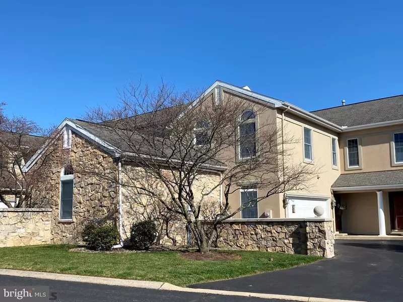 122 ASBURY LN, State College, PA 16801