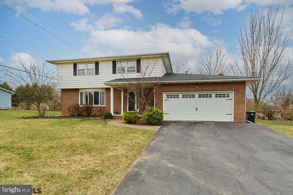 1047 CRABAPPLE DR, State College, PA 16801