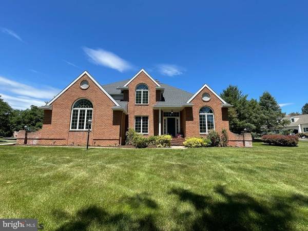 952 GREENBRIAR DR, State College, PA 16801