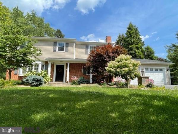 862 WEBSTER DR, State College, PA 16801