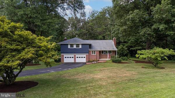 416 OUTER DR, State College, PA 16801