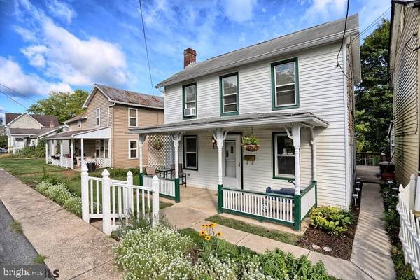 921 HALFMOON ST, Bellefonte, PA 16823