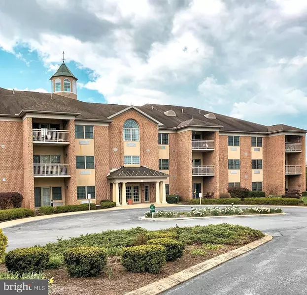 305 VILLAGE HEIGHTS DRIVE DR #322, State College, PA 16801