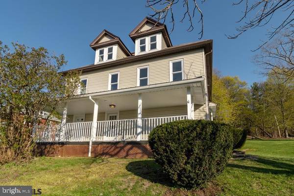 211 MOSHANNON AVENUE AVE, Snow Shoe, PA 16874