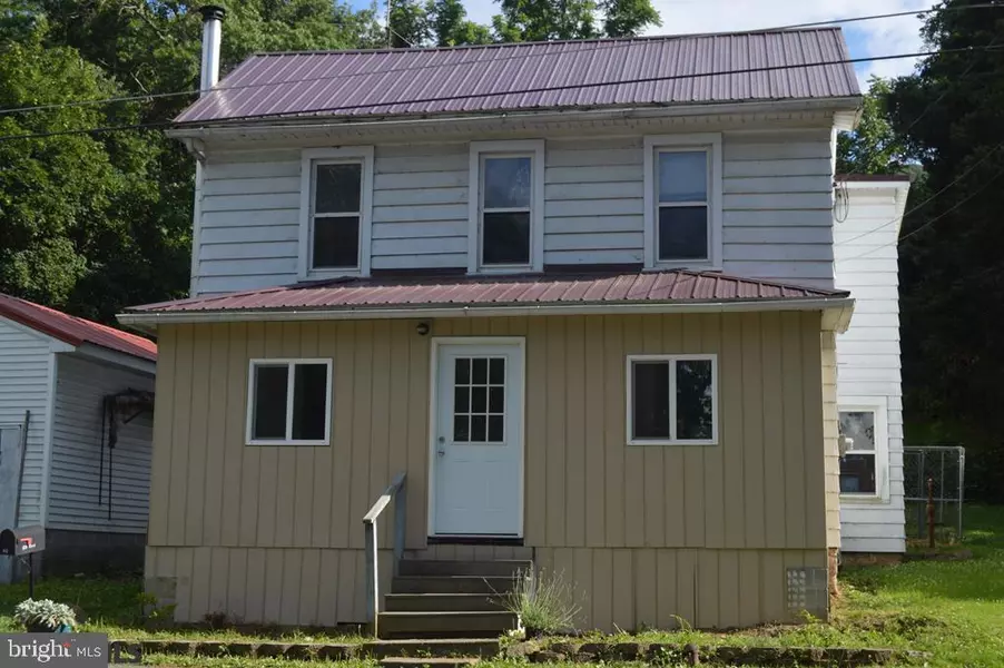 68 E RAILROAD ST, Reedsville, PA 17084