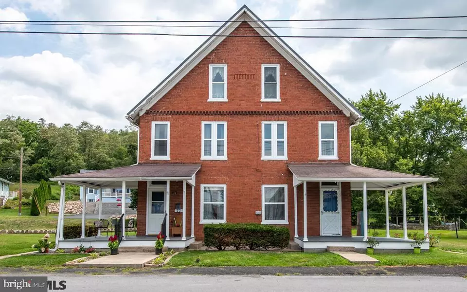 22 E ARCH ST, Mill Hall, PA 17751