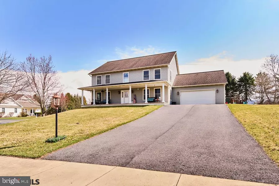 100 OAK POINTE CIR, State College, PA 16801