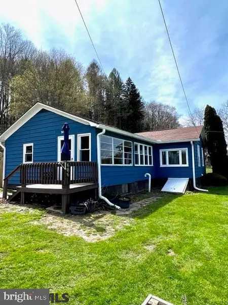 686 COOPER AVE, Grassflat, PA 16839