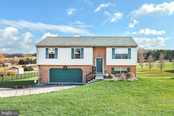 2241 STOVERSTOWN RD, Spring Grove, PA 17362