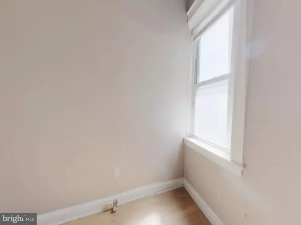 Washington, DC 20002,316 F ST NE #206