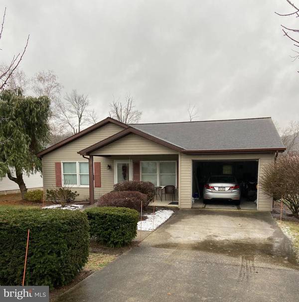 624 CANAL DR, Pine Grove, PA 17963