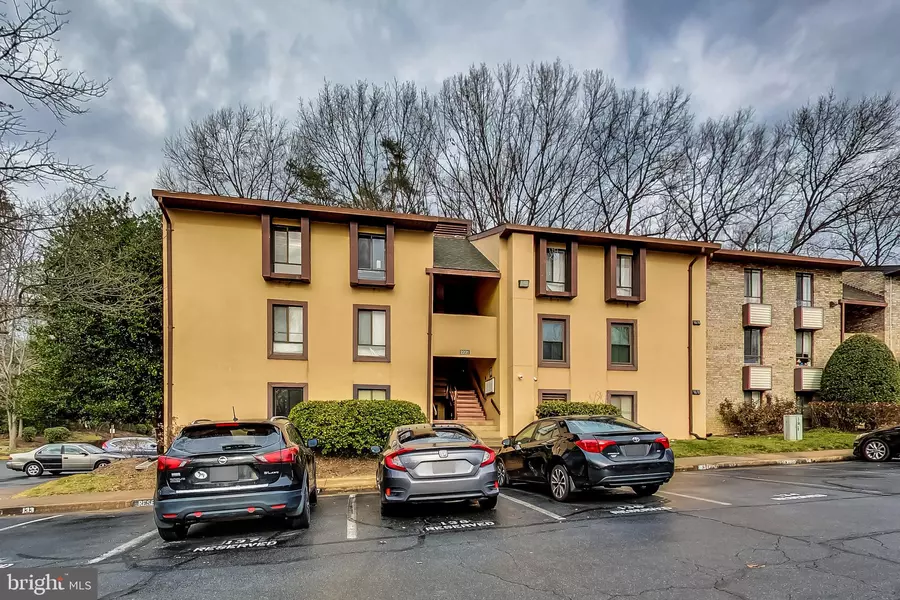 2231 CASTLE ROCK SQ #1B, Reston, VA 20191