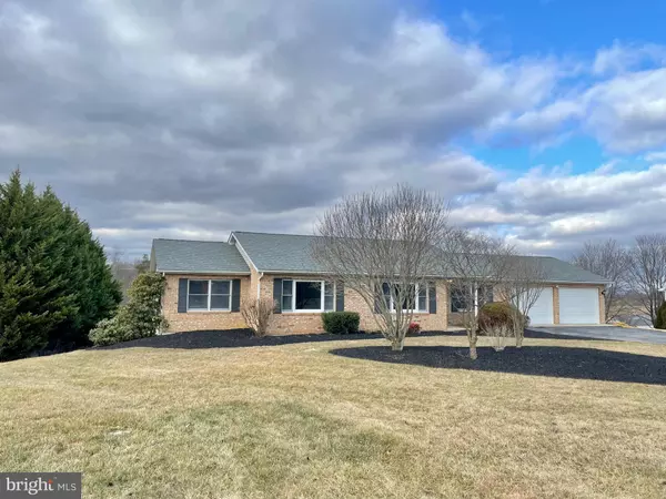 126 GAME TRAIL RD,  Falling Waters,  WV 25419