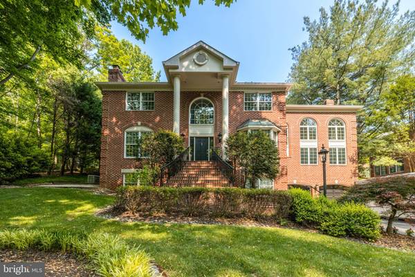 1941 VALLEYWOOD RD, Mclean, VA 22101