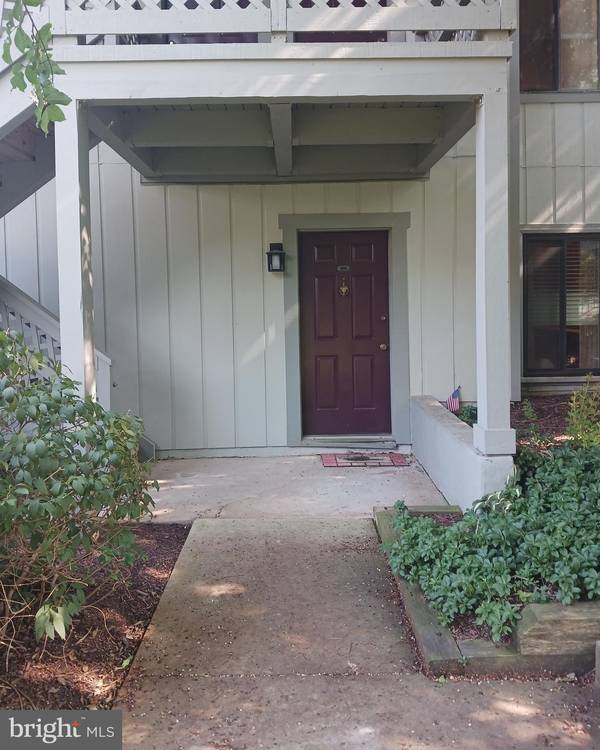 2314 HUNTERS RUN DR, Reston, VA 20191