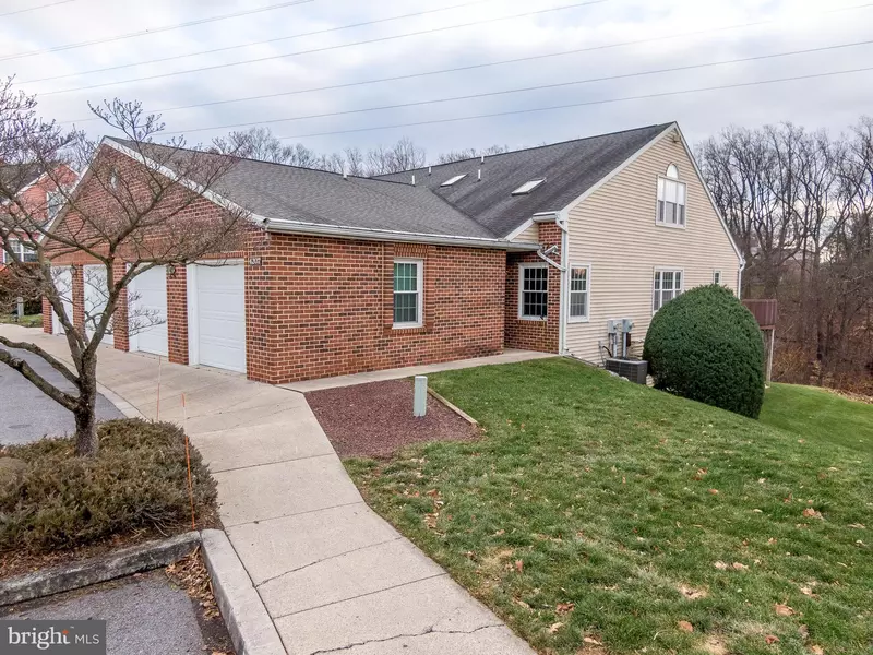 4207 NANTUCKET DR, Mechanicsburg, PA 17050